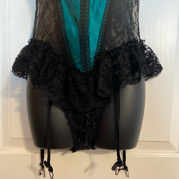 “NAN FLOWER” Vintage Lace Teddy BodySuit - Picture 5 of 14